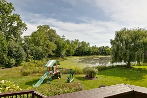 10 Eagle Ridge Drive Hawthorn Woods IL 60047