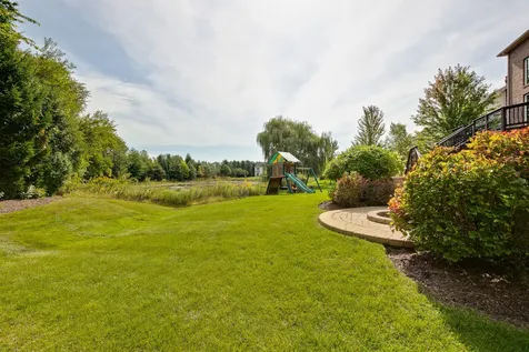 10 Eagle Ridge Drive Hawthorn Woods IL 60047