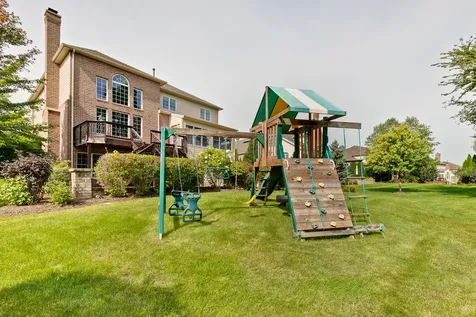 10 Eagle Ridge Drive Hawthorn Woods IL 60047