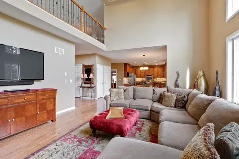 10 Eagle Ridge Drive Hawthorn Woods IL 60047