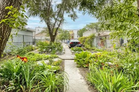 1648 North Saint Louis Avenue N Chicago IL 60647