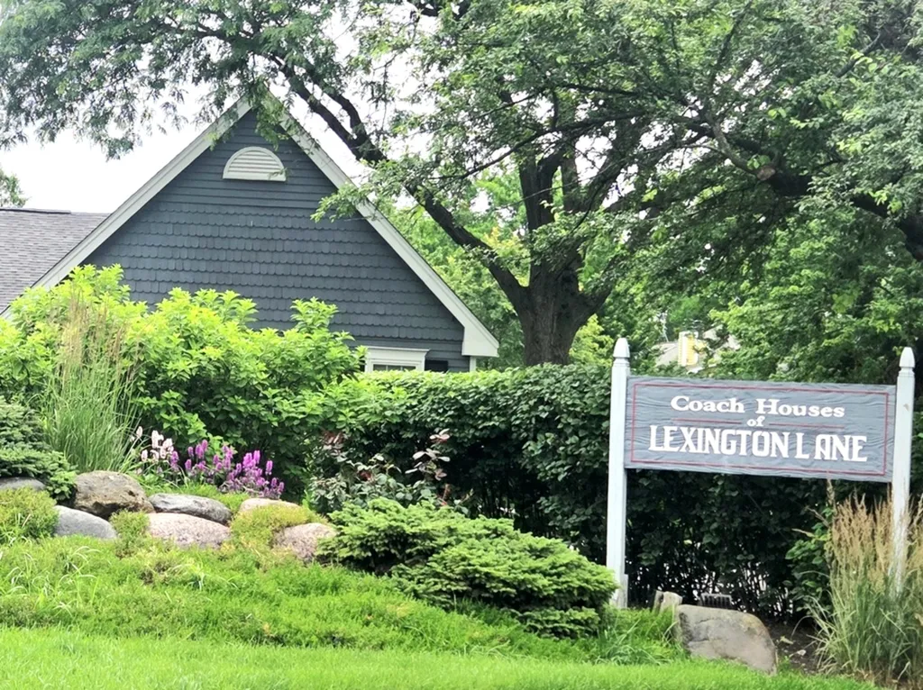18 Waterbury Lane Schaumburg IL 60193