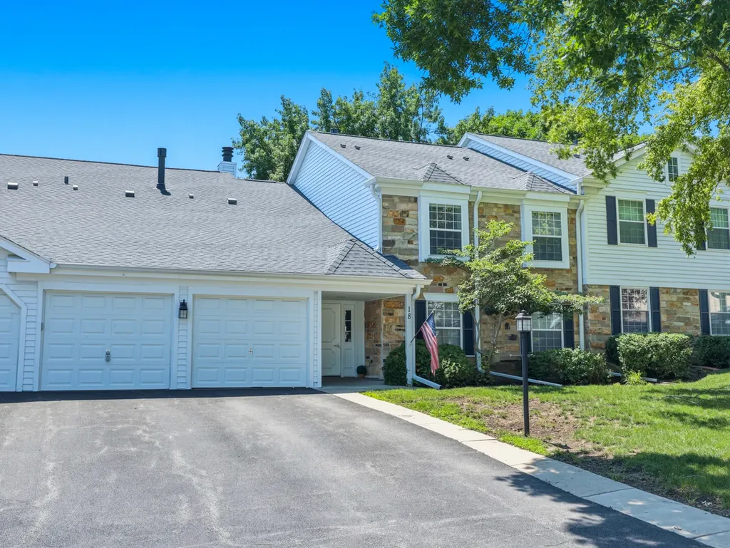 18 Waterbury Lane Schaumburg IL 60193