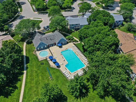 18 Waterbury Lane Schaumburg IL 60193
