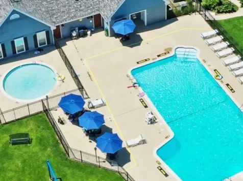 18 Waterbury Lane Schaumburg IL 60193