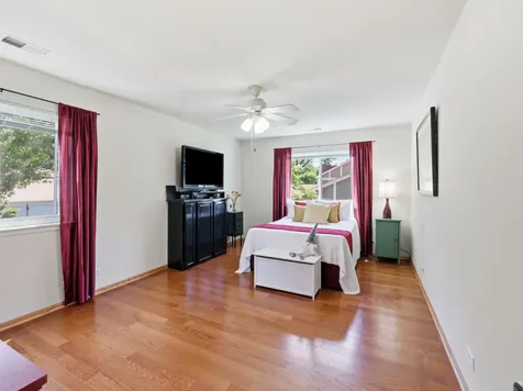 18 Waterbury Lane Schaumburg IL 60193