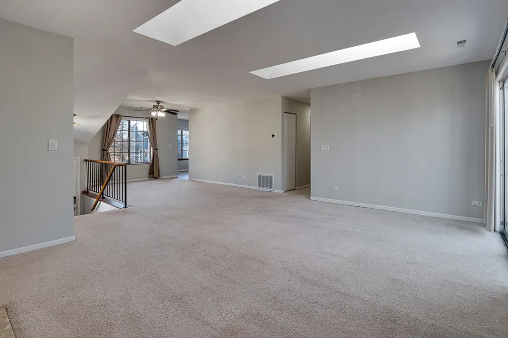 972 Mallard Circle Schaumburg IL 60193