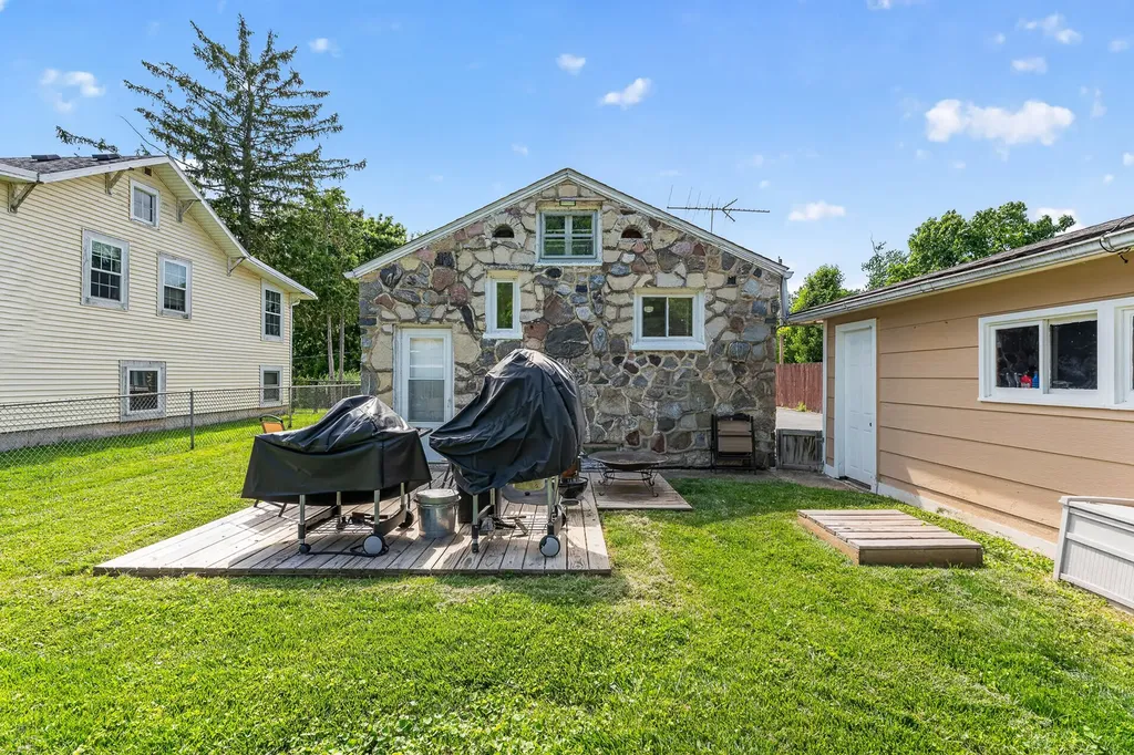 42329 North Elm Street Antioch IL 60002