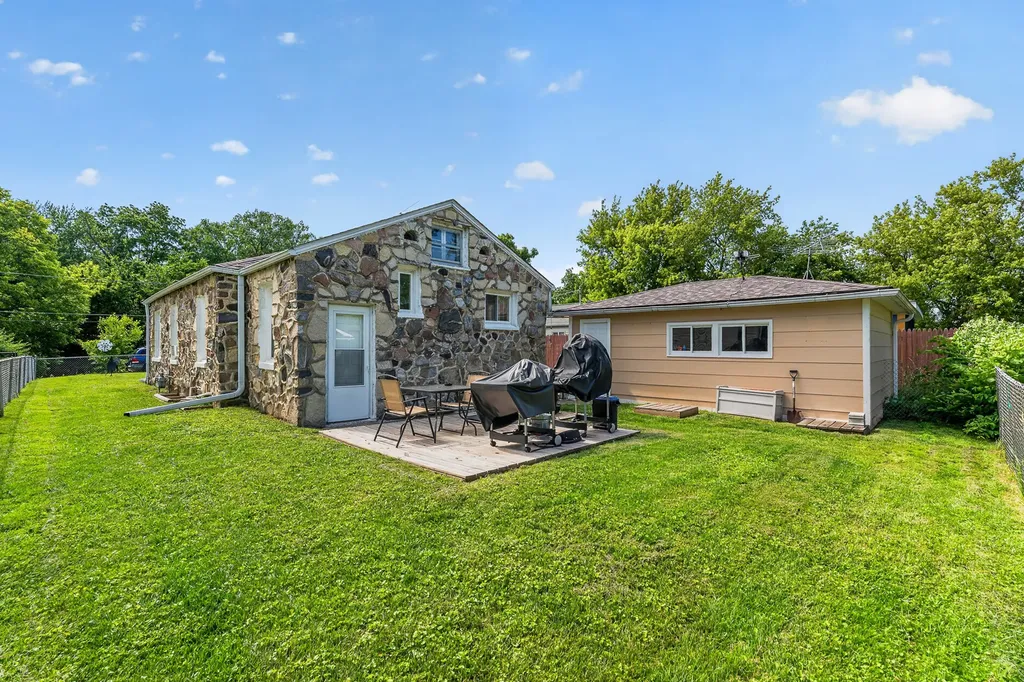 42329 North Elm Street Antioch IL 60002