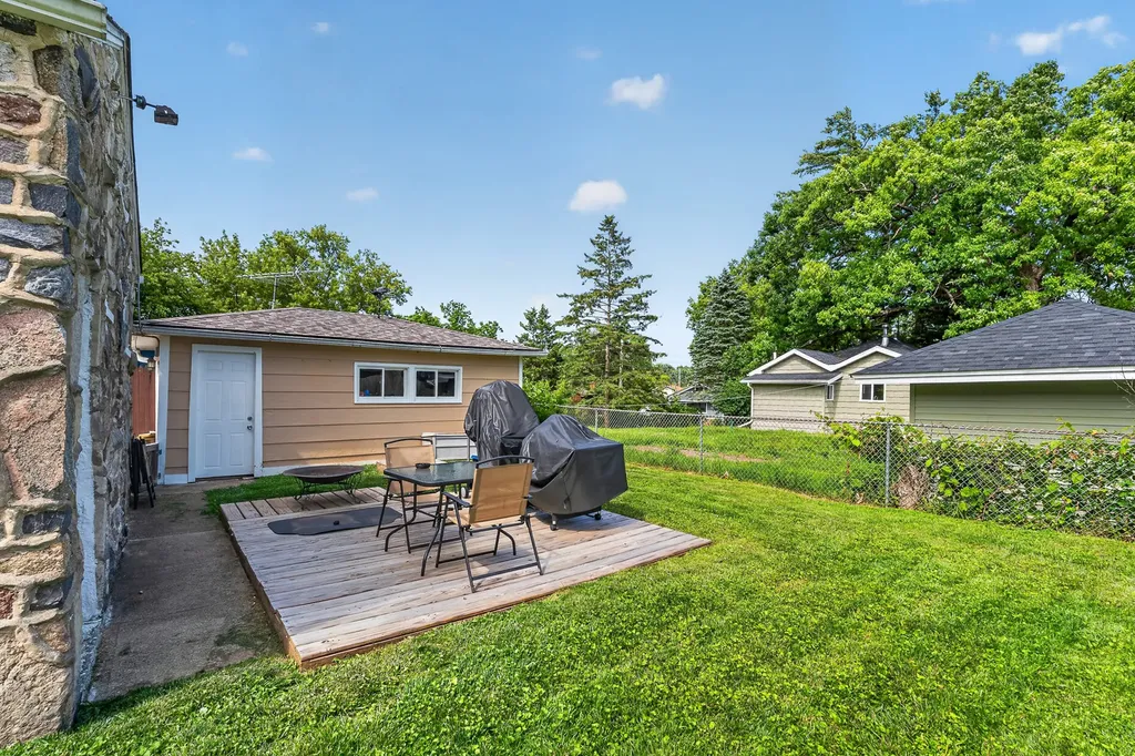 42329 North Elm Street Antioch IL 60002
