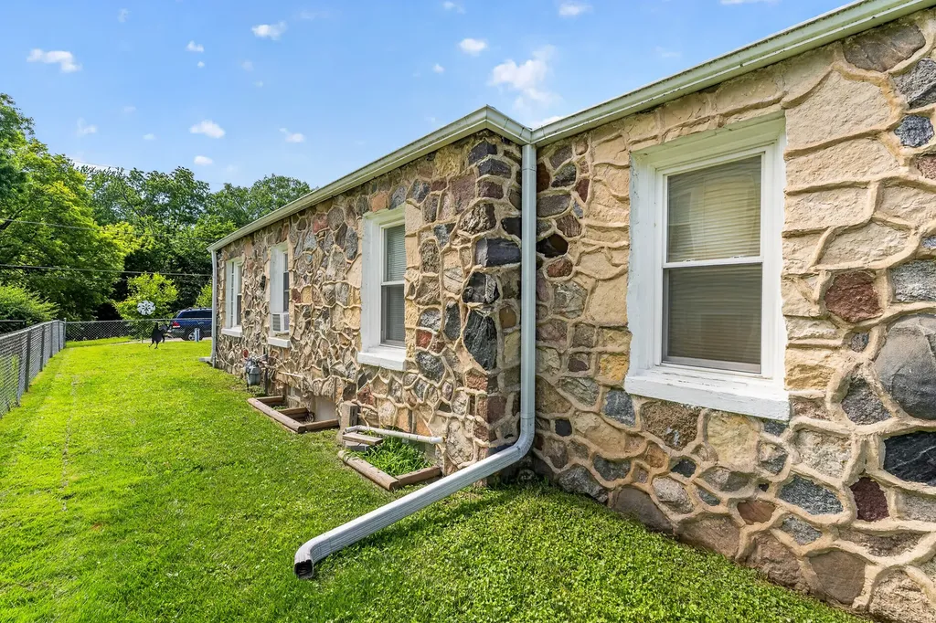 42329 North Elm Street Antioch IL 60002