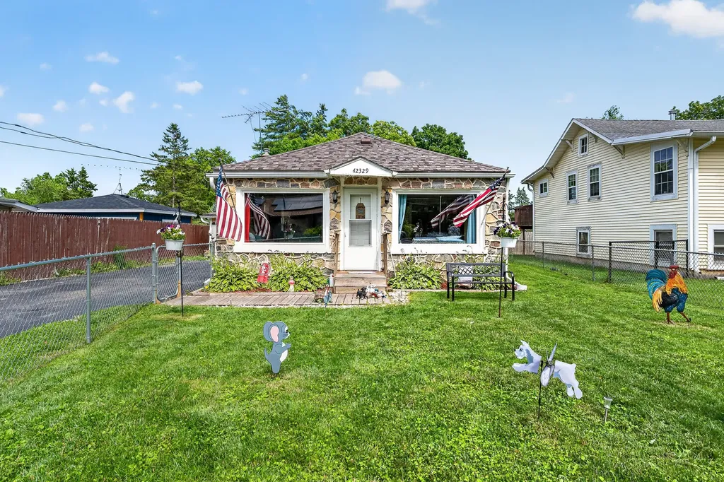 42329 North Elm Street Antioch IL 60002