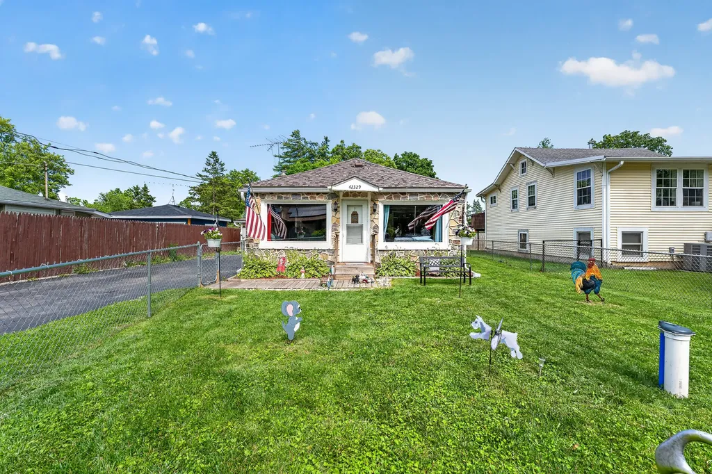 42329 North Elm Street Antioch IL 60002