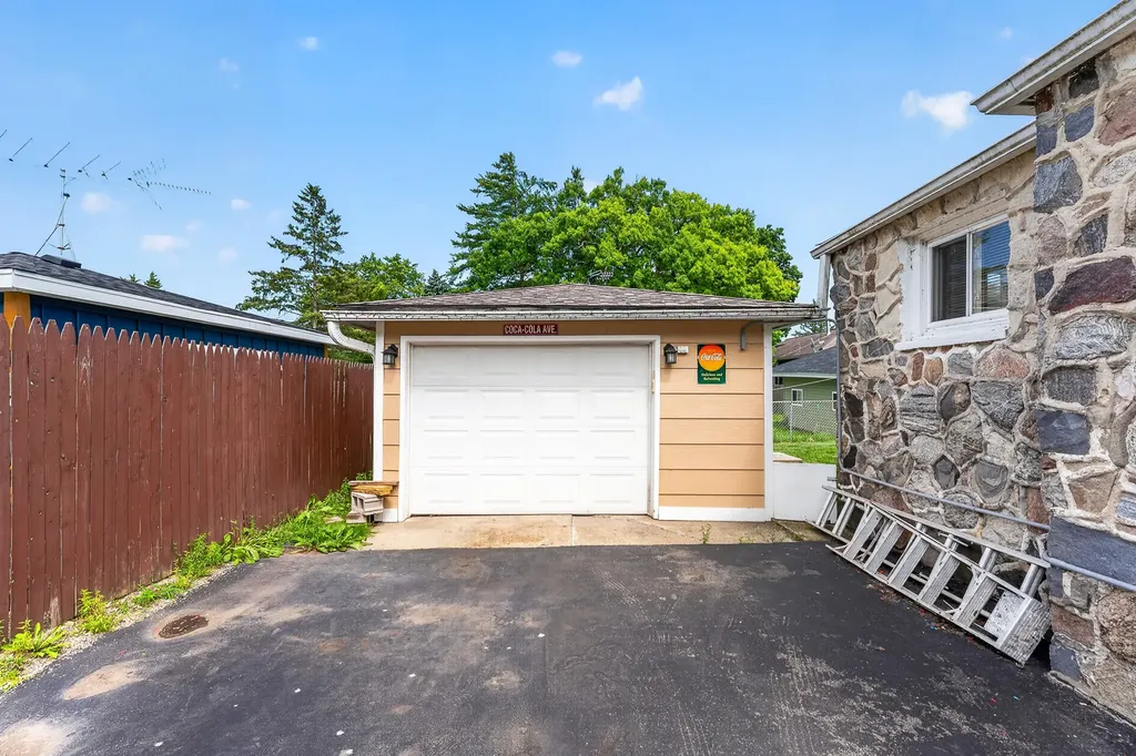 42329 North Elm Street Antioch IL 60002