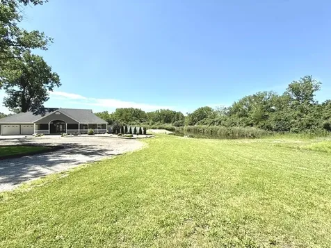 2 Wayman Canyon Road Oakwood IL 61858