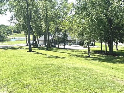 2 Wayman Canyon Road Oakwood IL 61858