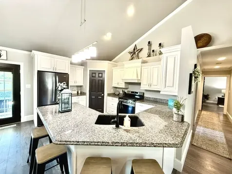 2 Wayman Canyon Road Oakwood IL 61858