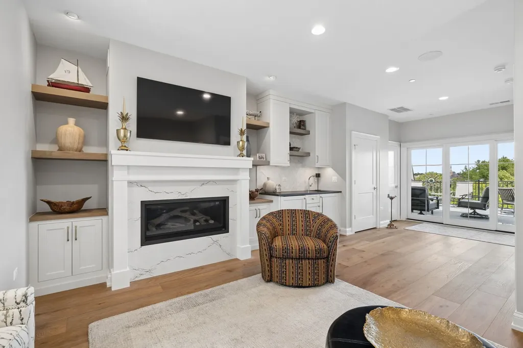 469 Aurora Avenue Naperville IL 60540