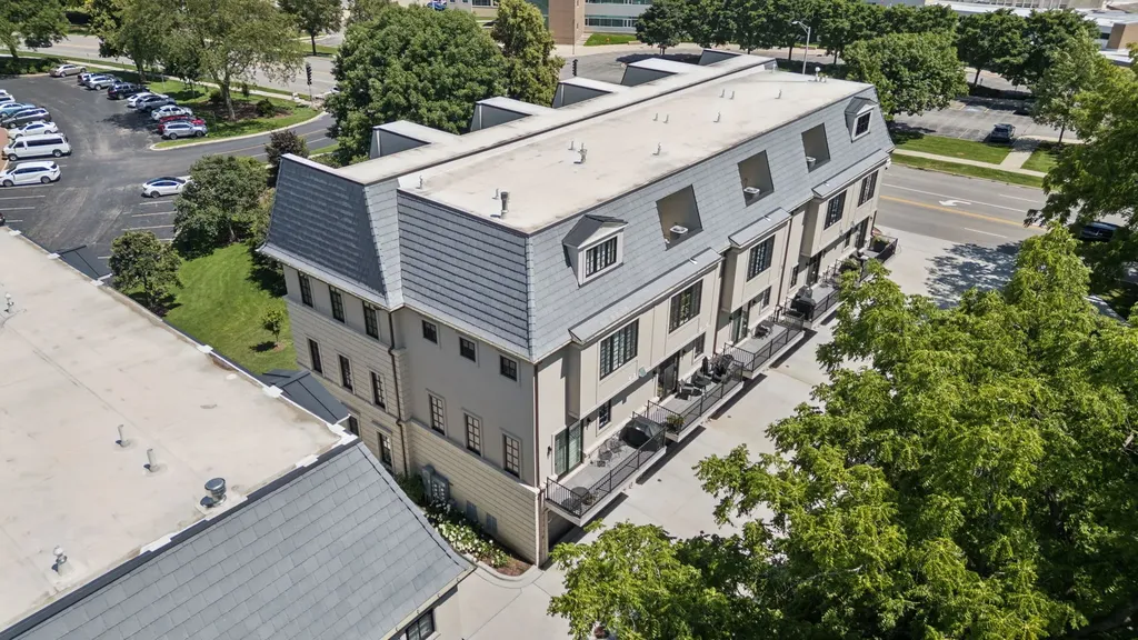 469 Aurora Avenue Naperville IL 60540