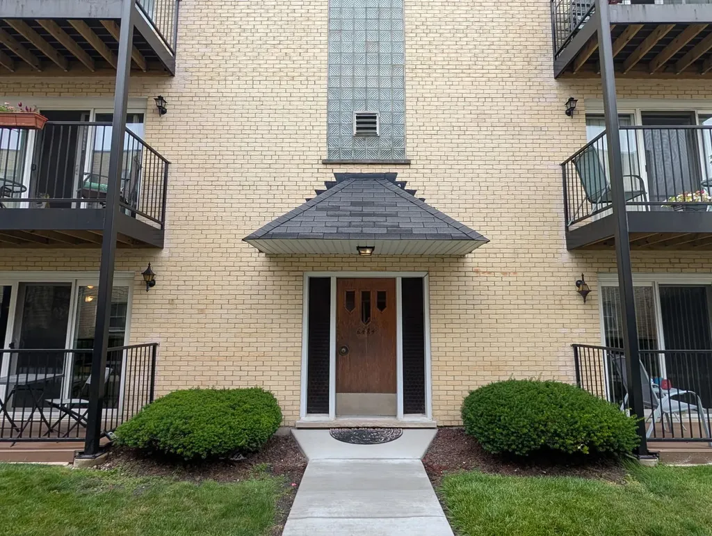 6484 North Northwest Highway Chicago IL 60631