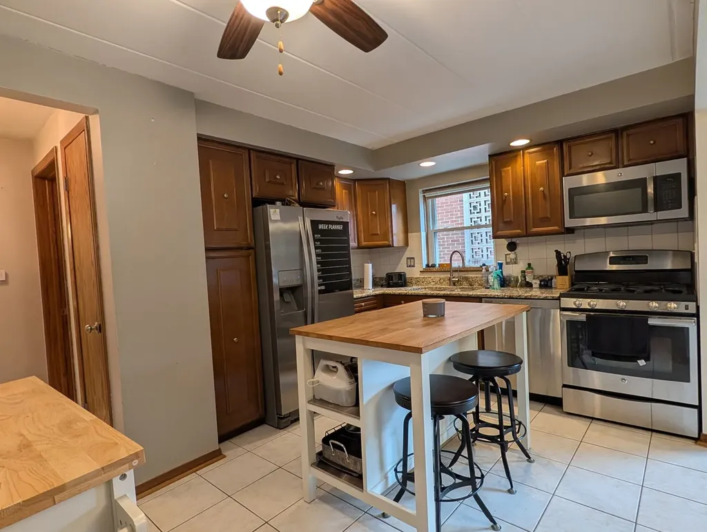 6484 North Northwest Highway Chicago IL 60631