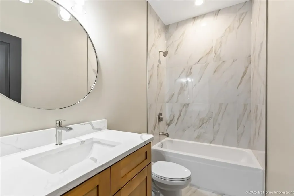 4934 South Champlain Avenue Chicago IL 60615
