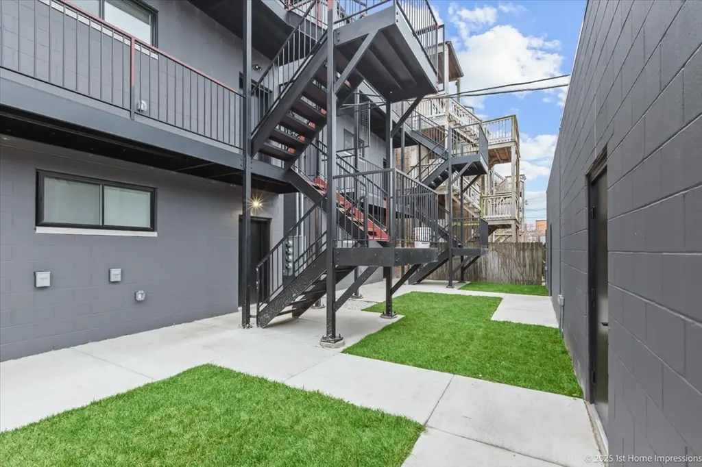 4934 South Champlain Avenue Chicago IL 60615