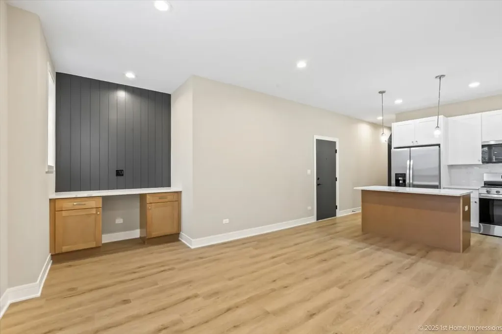 4934 South Champlain Avenue Chicago IL 60615