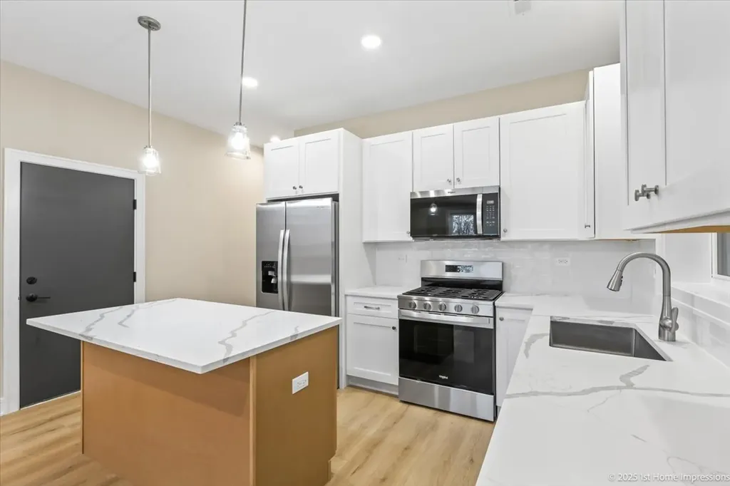 4934 South Champlain Avenue Chicago IL 60615