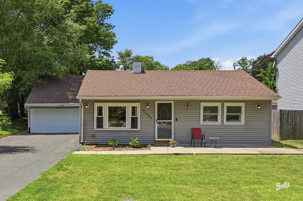 32988 North Meadow Road Grayslake IL 60030