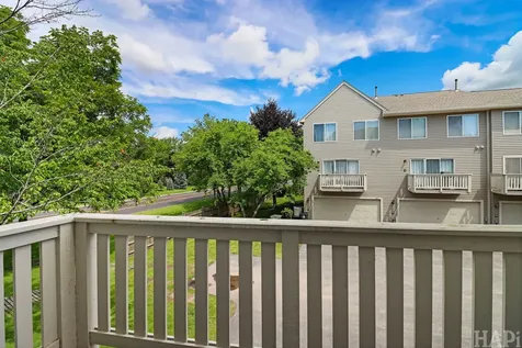 847 Essex Circle Grayslake IL 60030
