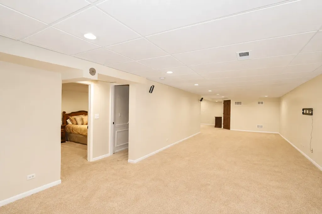 2S729 Parkview Drive Glen Ellyn IL 60137