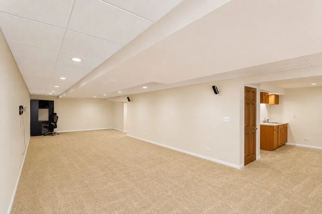 2S729 Parkview Drive Glen Ellyn IL 60137