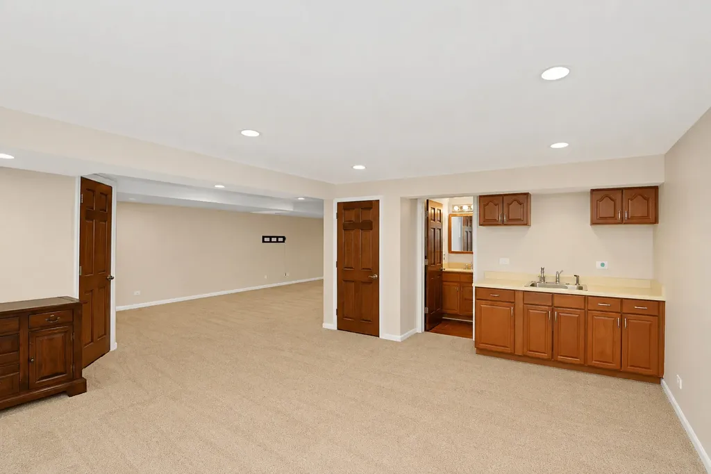 2S729 Parkview Drive Glen Ellyn IL 60137