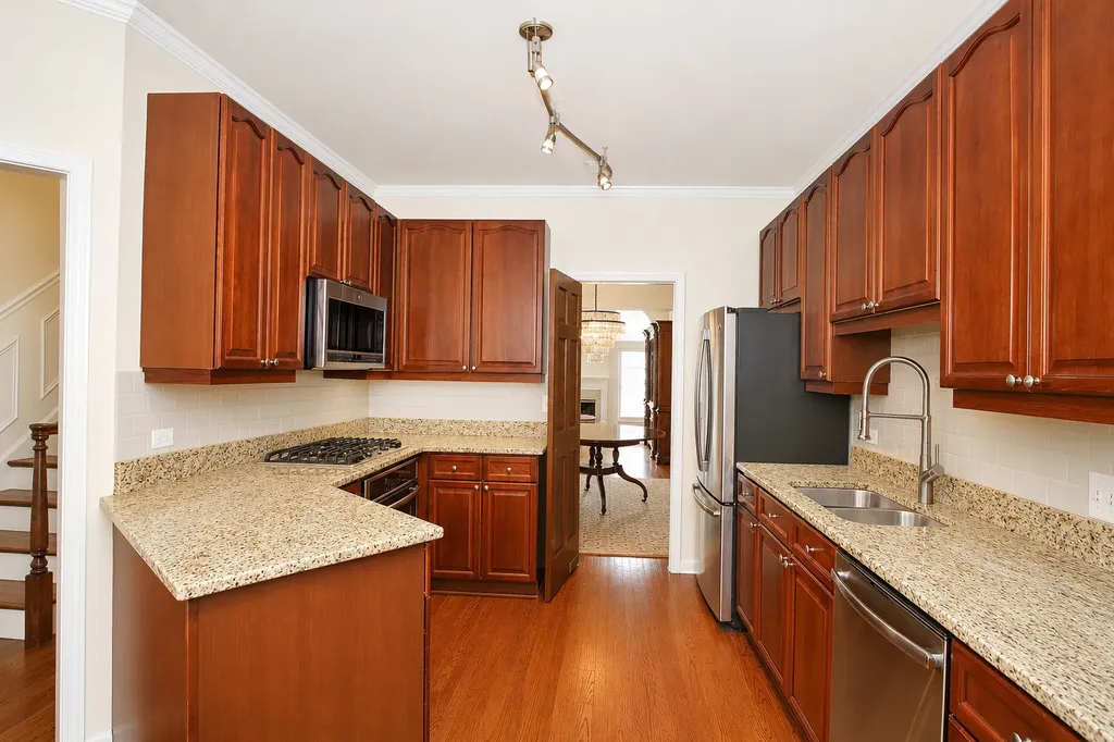 2S729 Parkview Drive Glen Ellyn IL 60137