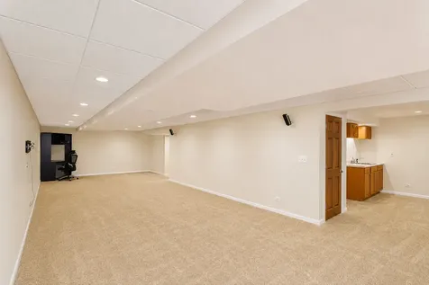 2S729 Parkview Drive Glen Ellyn IL 60137