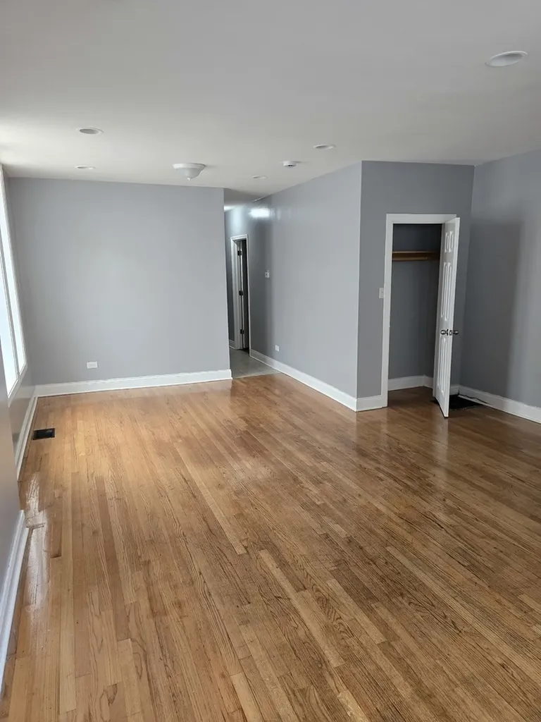 5621 South Green Street Chicago IL 60621