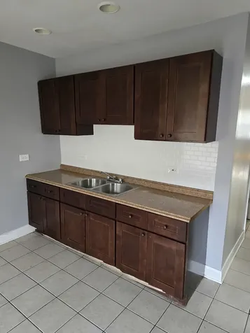 5621 South Green Street Chicago IL 60621