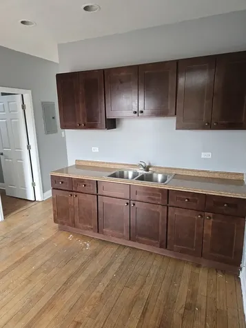 5621 South Green Street Chicago IL 60621