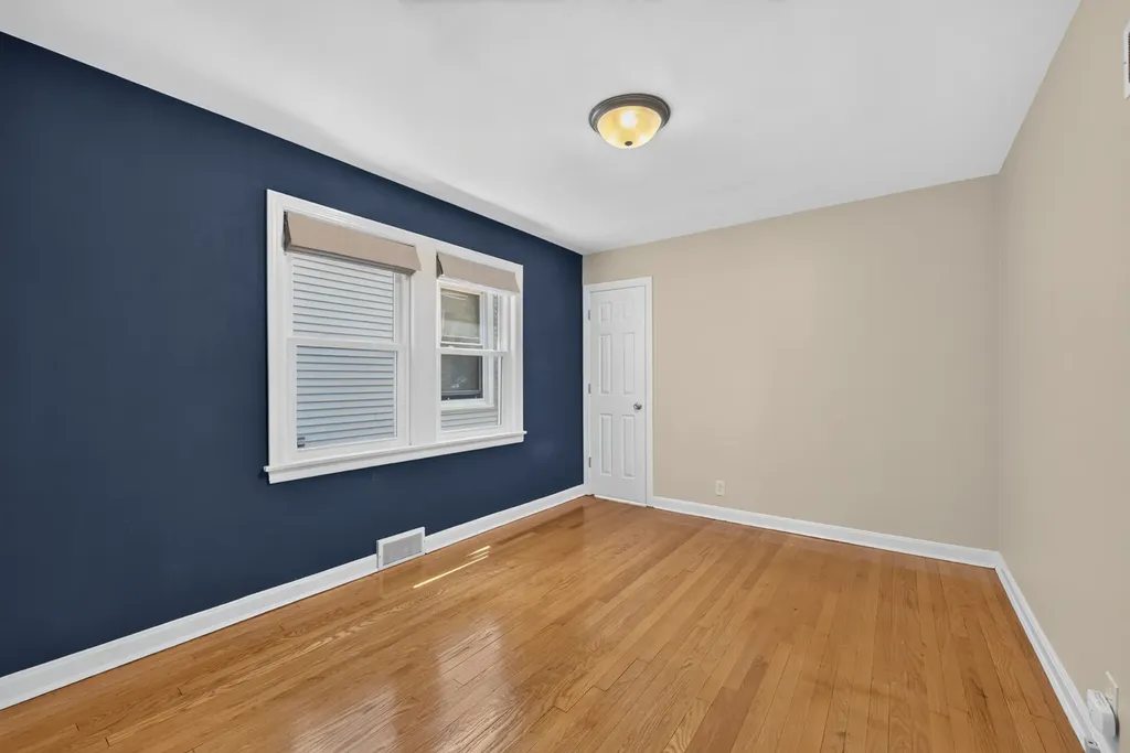 5349 North Neenah Avenue Chicago IL 60656