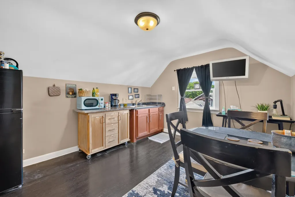 5349 North Neenah Avenue Chicago IL 60656