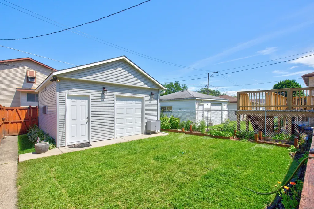 5349 North Neenah Avenue Chicago IL 60656