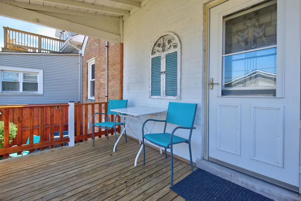5349 North Neenah Avenue Chicago IL 60656