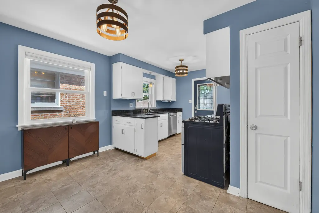 5349 North Neenah Avenue Chicago IL 60656