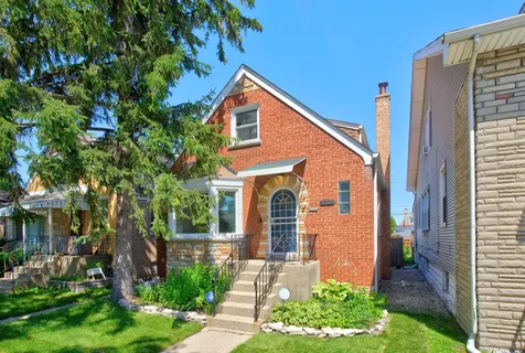 5349 North Neenah Avenue Chicago IL 60656