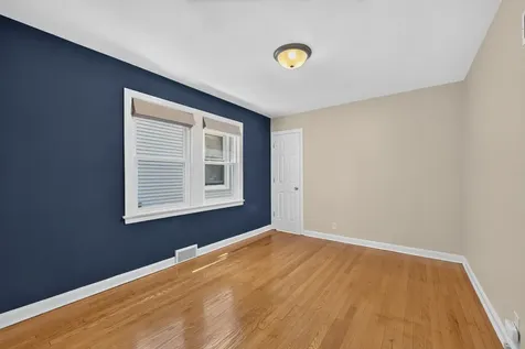 5349 North Neenah Avenue Chicago IL 60656