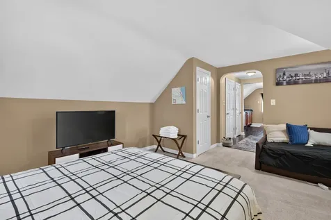 5349 North Neenah Avenue Chicago IL 60656
