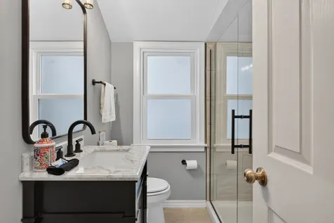 5349 North Neenah Avenue Chicago IL 60656