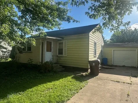 307 South Peck Street Gardner IL 60424