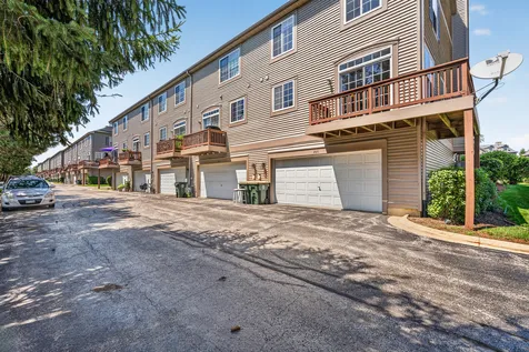 205 Station Park Circle Grayslake IL 60030